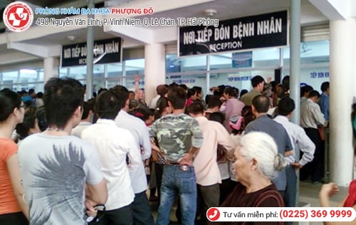 Tình trạng xếp hàng dài ở bệnh viện công Tình trạng xếp hàng dài ở bệnh viện công